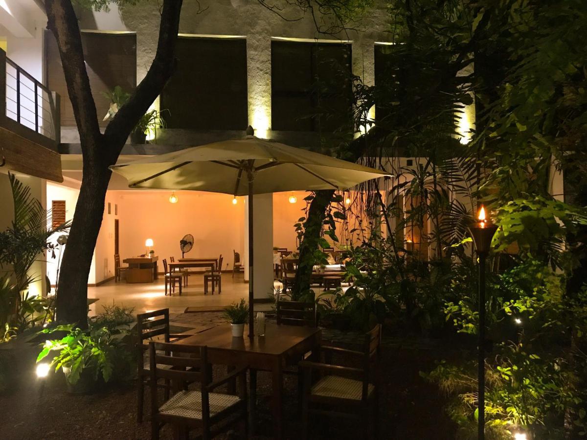 Отель Sayura House Коломбо Экстерьер фото